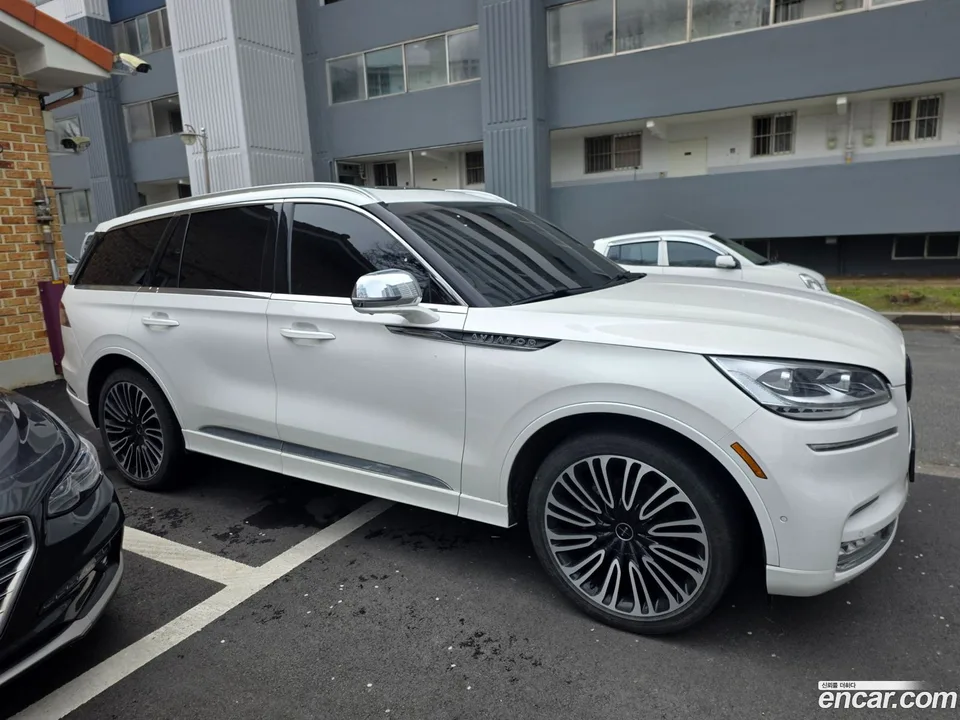 Lincoln Aviator 3.0 AWD 2022 — миниатюра 3