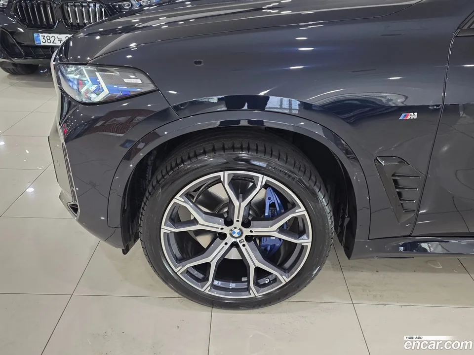 BMW X5 xDrive 40i M 2025 — миниатюра 2