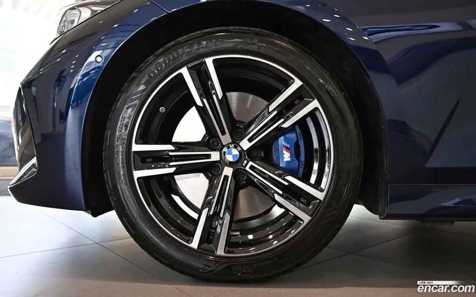 BMW 3 Series 320i M 2025 — миниатюра 5