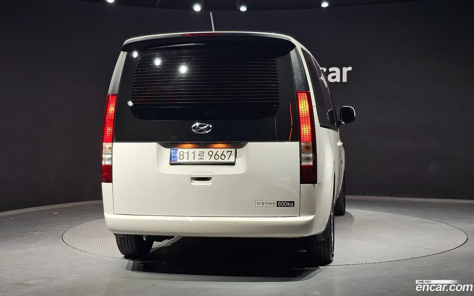 Hyundai Staria 5 2023 — миниатюра 4