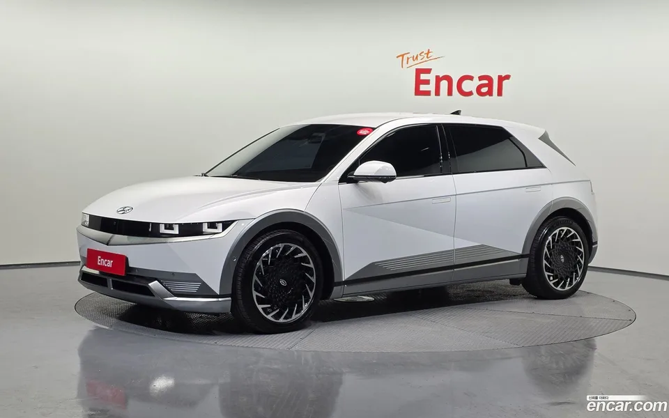 Hyundai Ioniq 5 2023 — фото 1, купить с доставкой в Москву