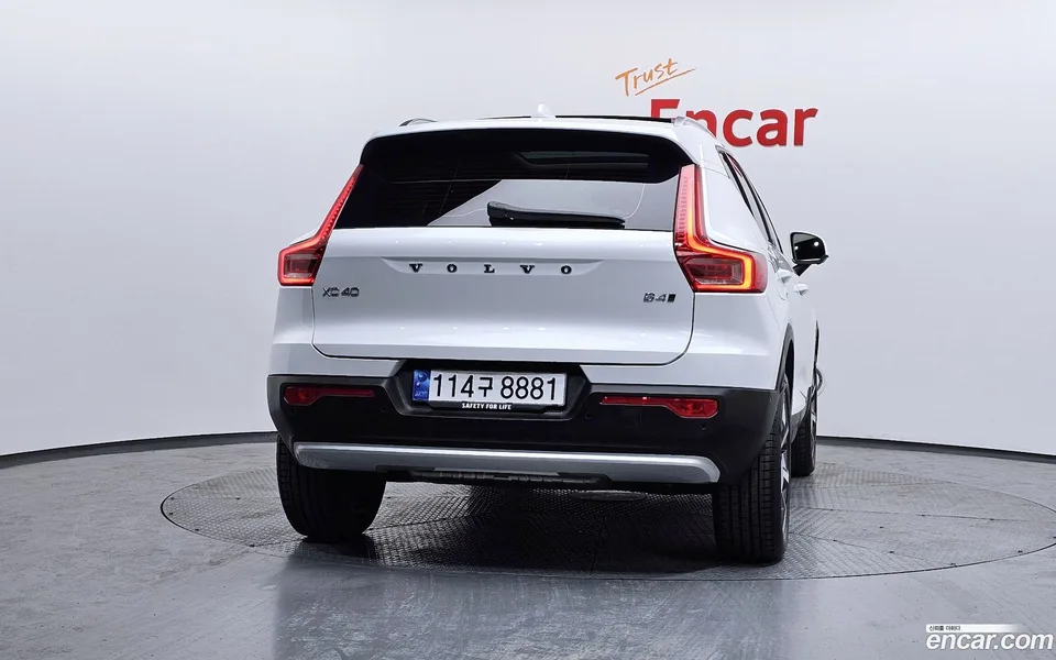 Volvo XC40 B4 2025 — миниатюра 4