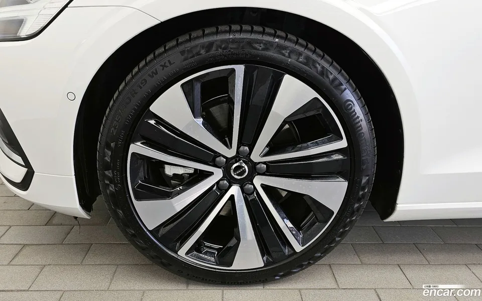 Volvo S60 B5 2023 — миниатюра 5