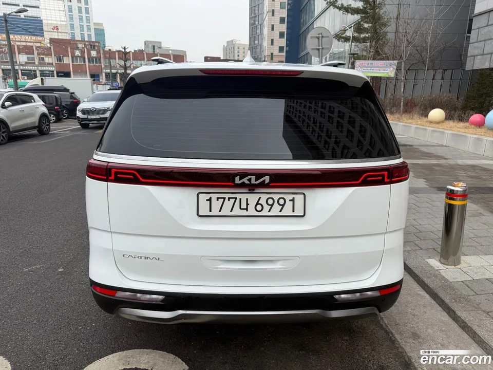 Kia Carnival 9 2022 — миниатюра 4