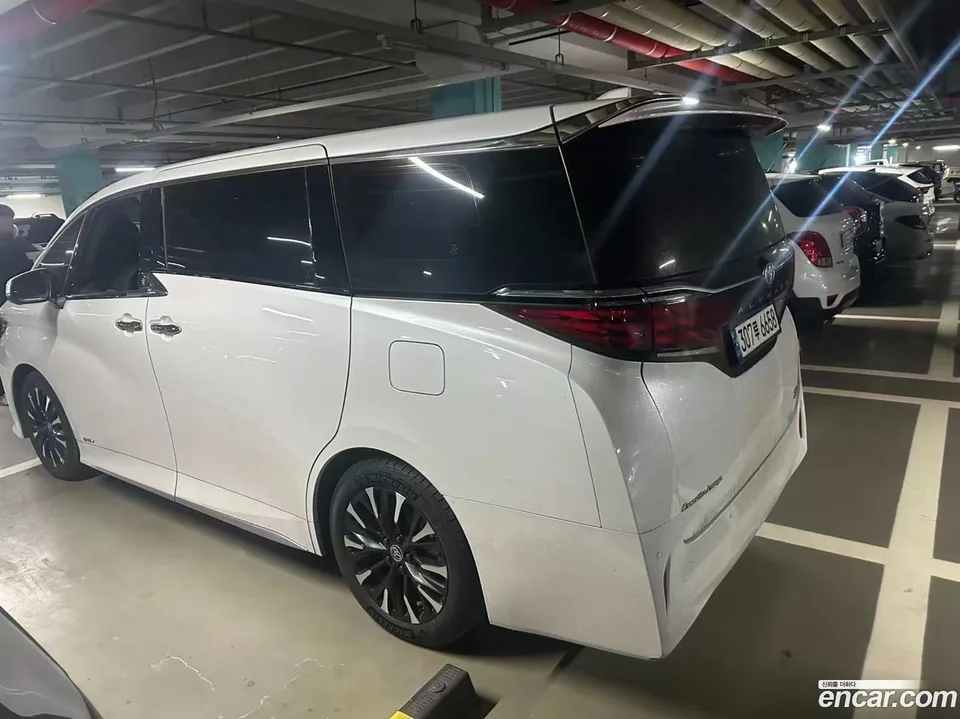 Toyota Alphard 2.5 HEV AWD 2024 — миниатюра 3