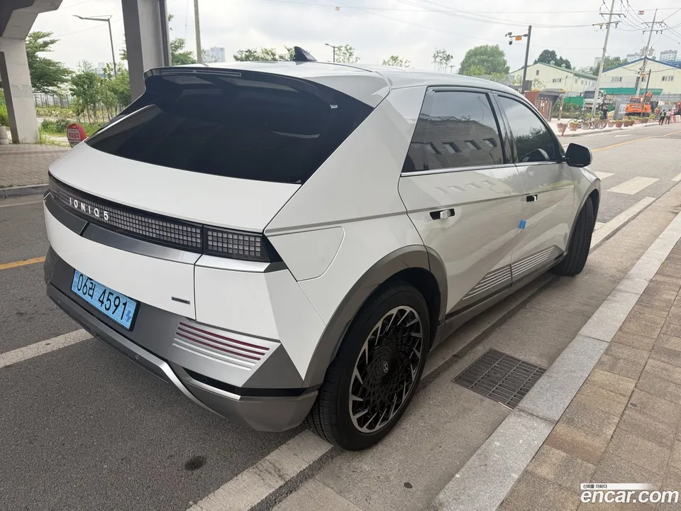 Hyundai Ioniq 5 AWD 2022 — миниатюра 3