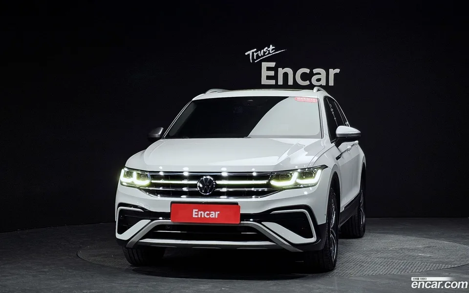 Volkswagen Tiguan Allspace 2.0 TSI 2023 — миниатюра 3