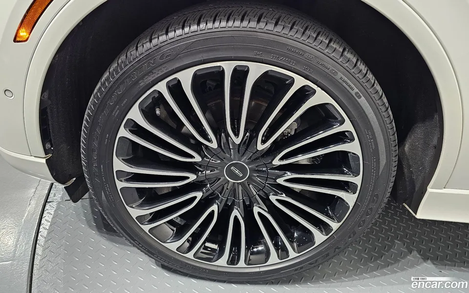Lincoln Aviator 3.0 AWD 2023 — миниатюра 5
