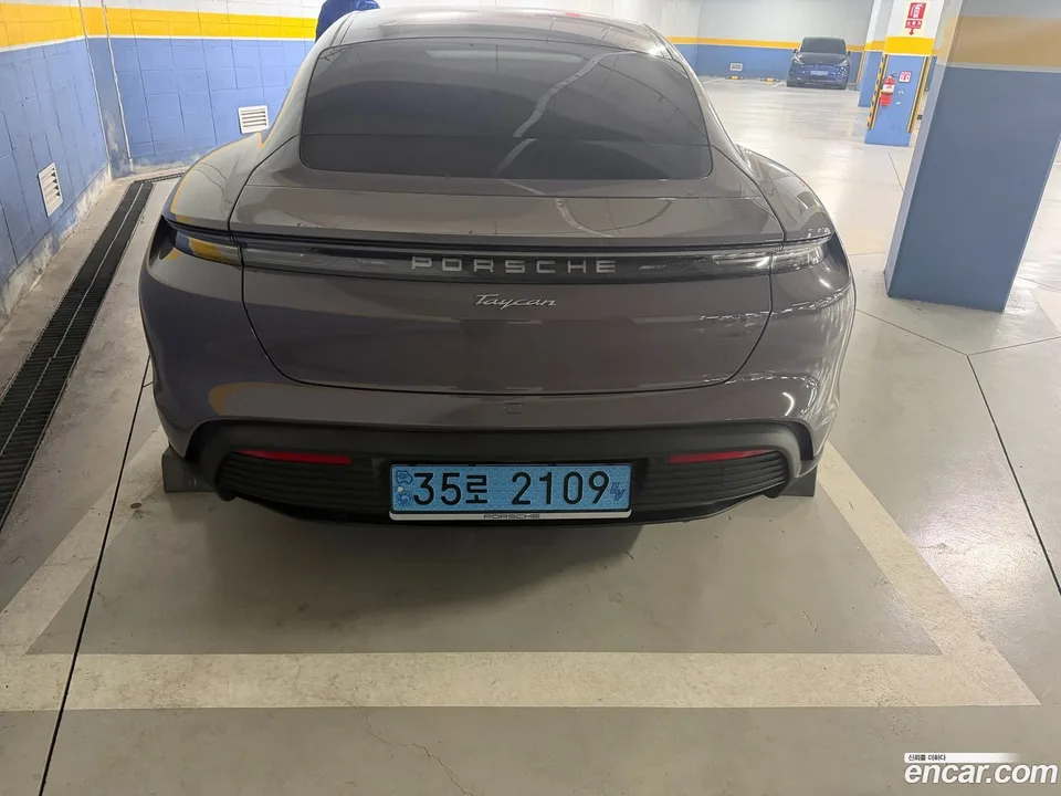 Porsche Taycan 2025 — миниатюра 3