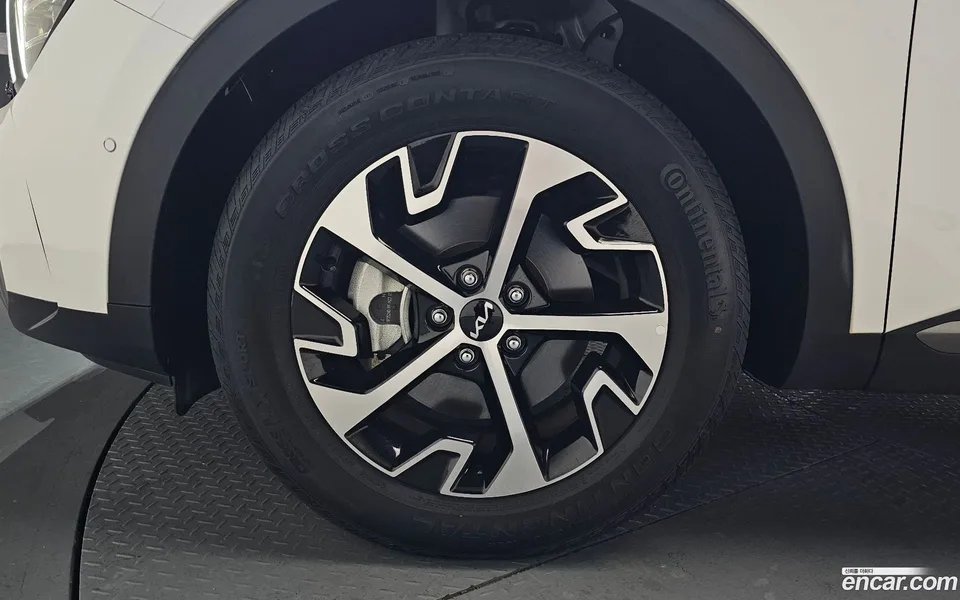 Kia Sportage Hybrid 4WD 2023 — миниатюра 2