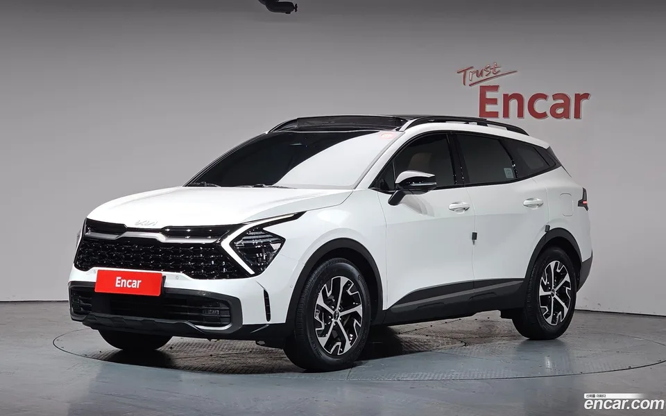 Kia Sportage Hybrid 4WD 2023 — фото 1, купить с доставкой в Москву