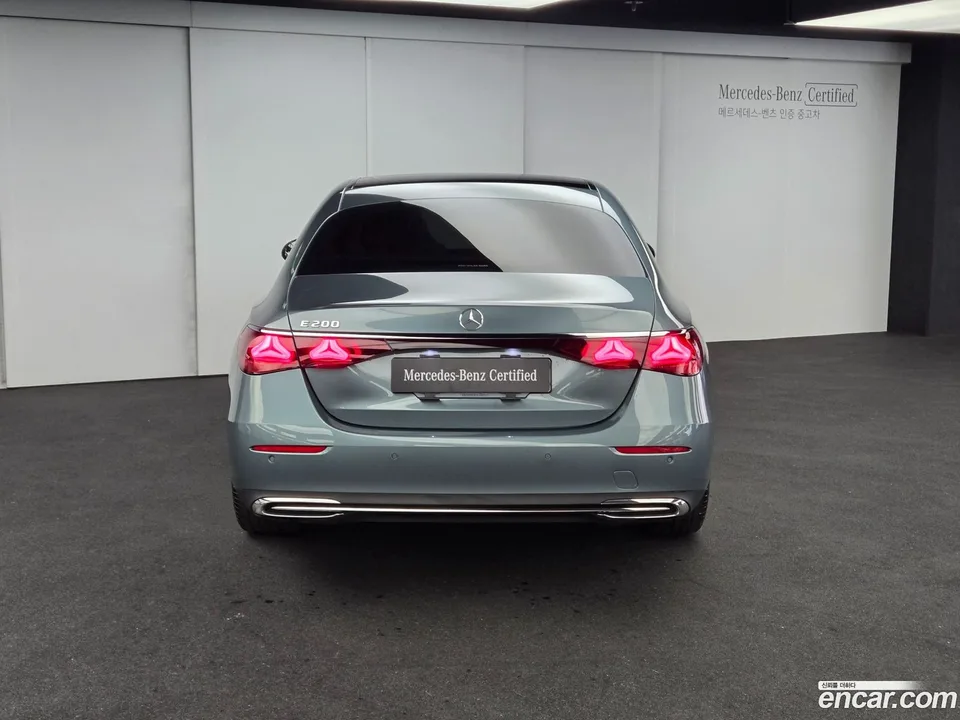 Mercedes-Benz E-Class E200 2025 — миниатюра 4