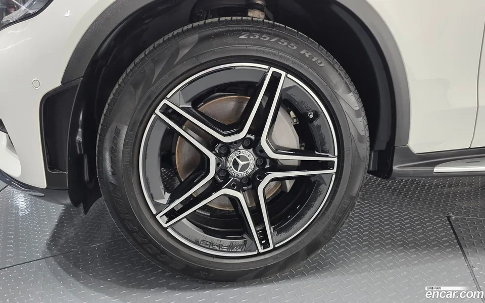 Mercedes-Benz GLC-Class GLC300 4MATIC 2023 — миниатюра 2