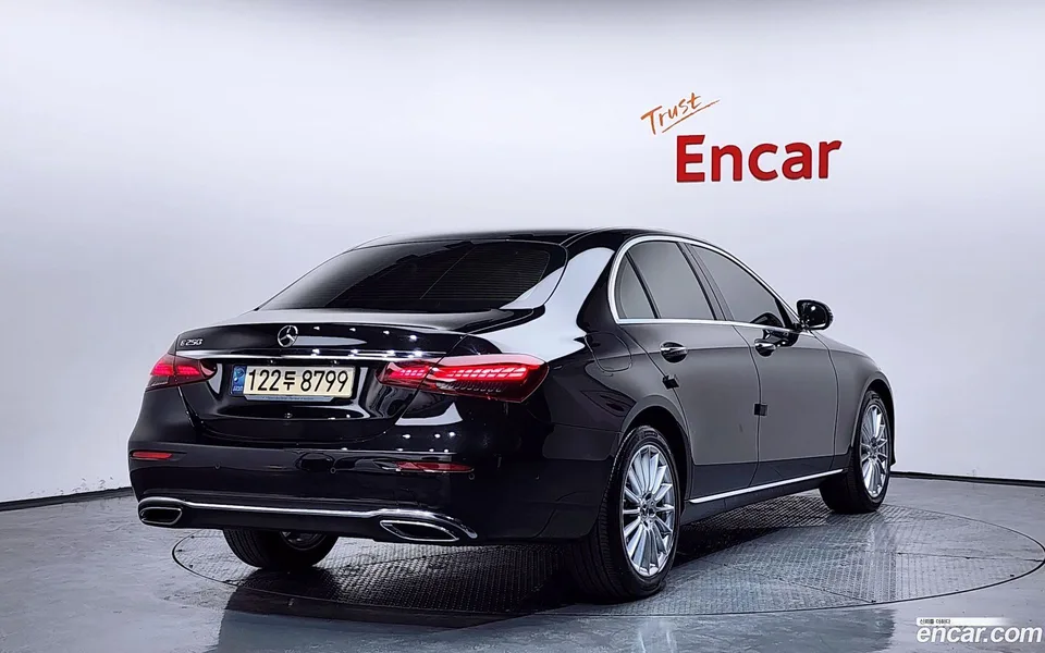 Mercedes-Benz E-Class E250 2022 — миниатюра 2