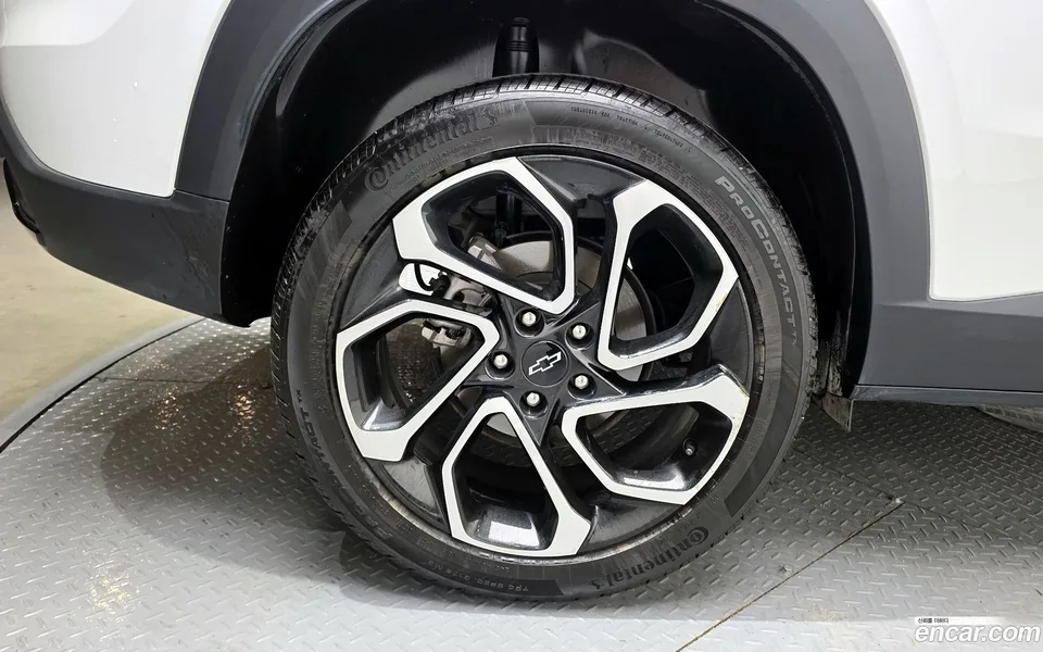 Chevrolet Trax Crossover 1.2 RS 2023 — миниатюра 2