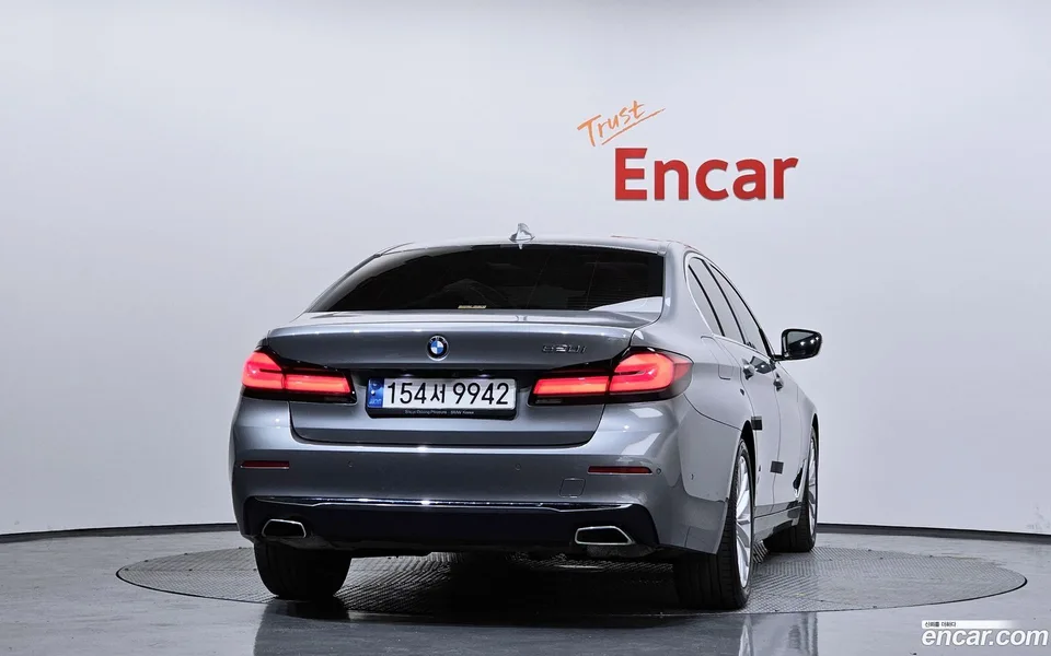 BMW 5 Series 520i 2022 — миниатюра 3