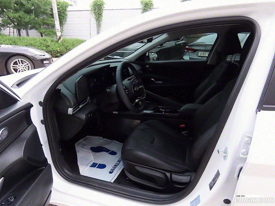 Hyundai Avante CN7 Hybrid 2025 — миниатюра 2