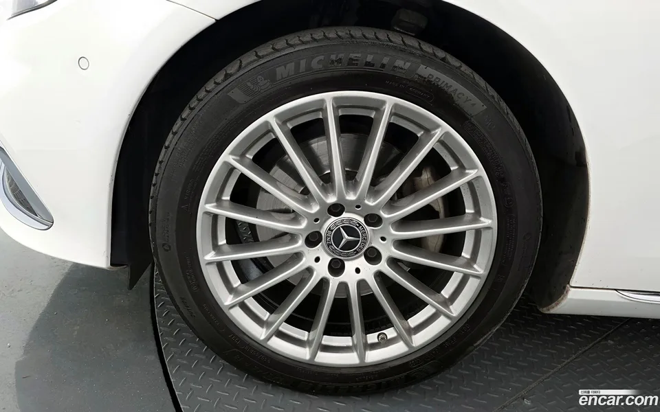 Mercedes-Benz E-Class E250 2022 — миниатюра 2