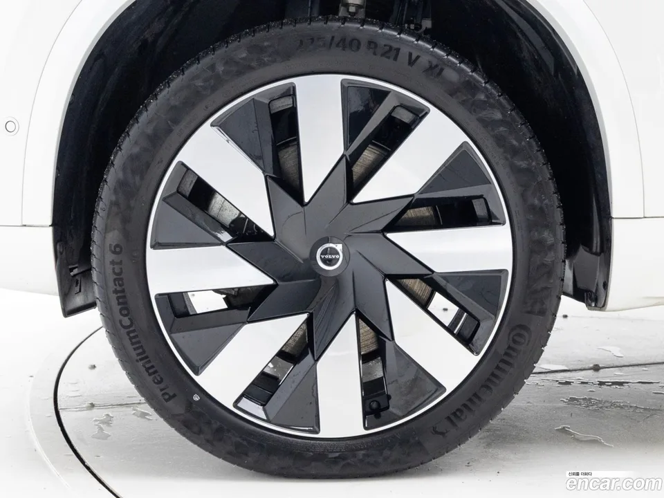 Volvo XC90 T8 2024 — миниатюра 2