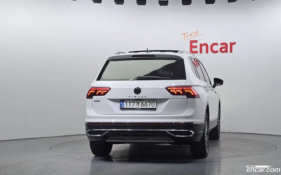 Volkswagen Tiguan Allspace 2.0 TSI 2022 — миниатюра 4
