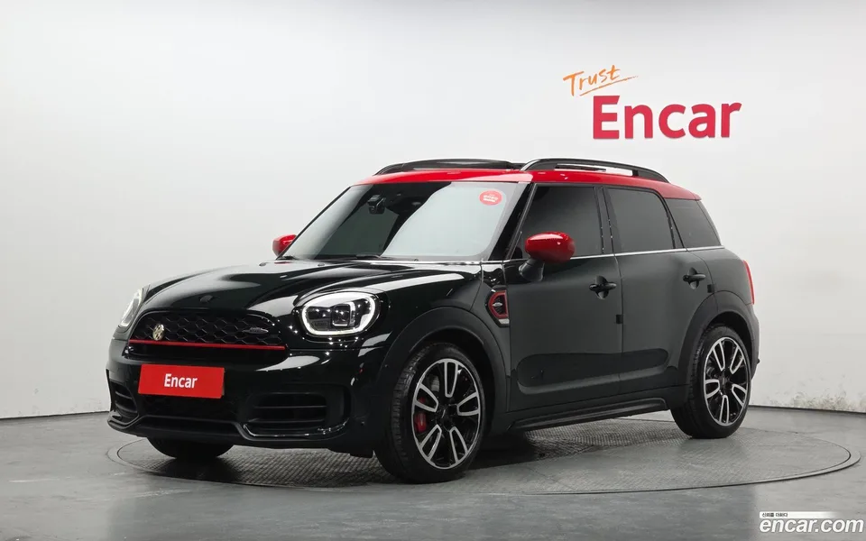 MINI Cooper S Countryman JCW 2023 — фото 1, купить с доставкой в Москву