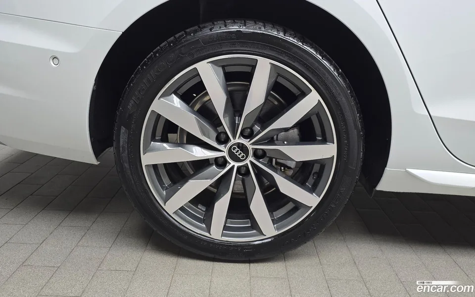 Audi A4 40 TFSI 2023 — миниатюра 2