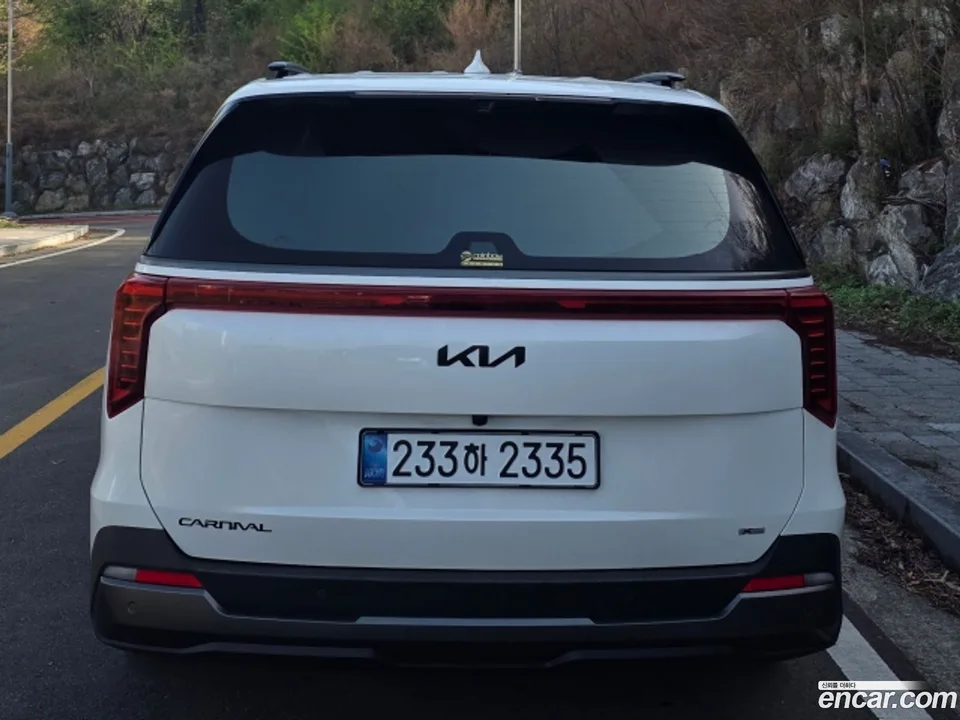 Kia Carnival HEV 7 X Line 2025 — фото 1, купить с доставкой в Москву