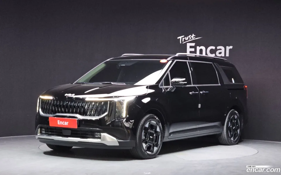 Kia Carnival HEV 9 2024 — фото 1, купить с доставкой в Москву