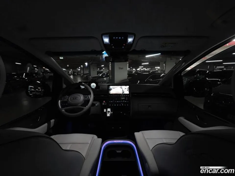 Hyundai Staria 4WD 7 2023 — миниатюра 4