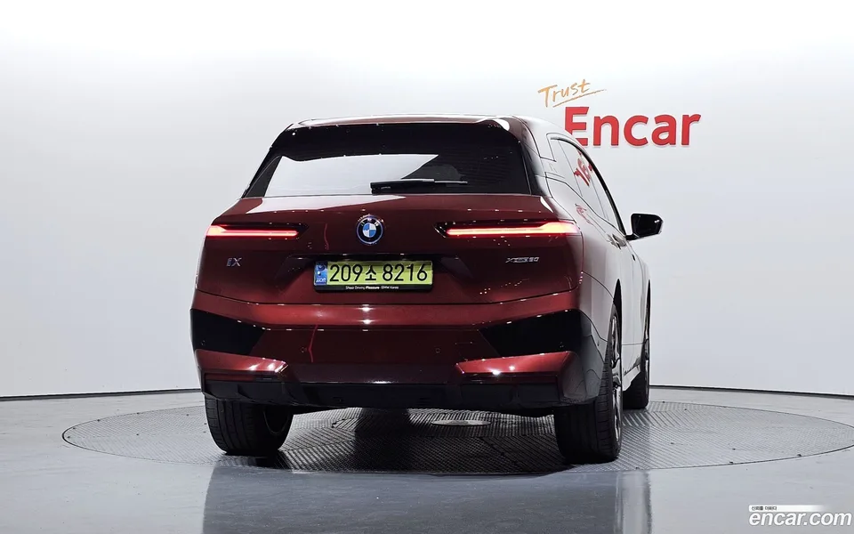 BMW iX xDrive50 2024 — миниатюра 4