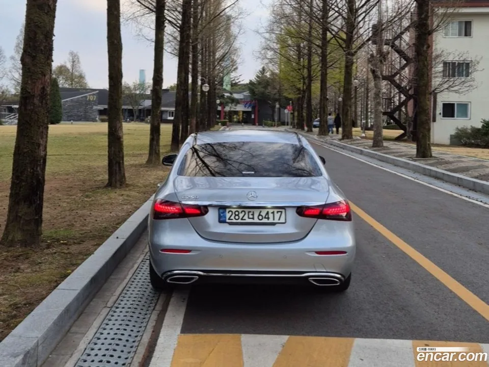 Mercedes-Benz E-Class E250 2022 — миниатюра 4