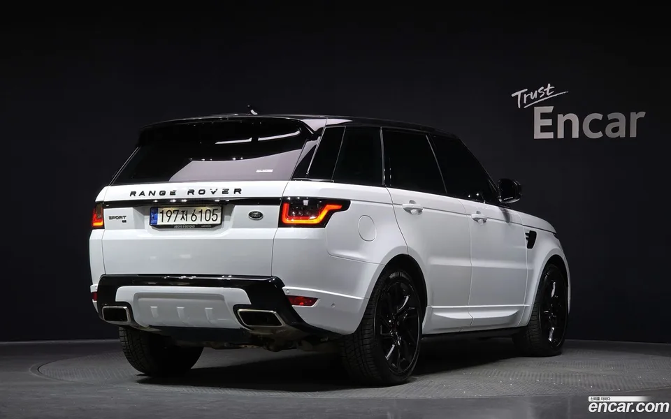Land Rover 2 P360 HSE 2022 — миниатюра 2