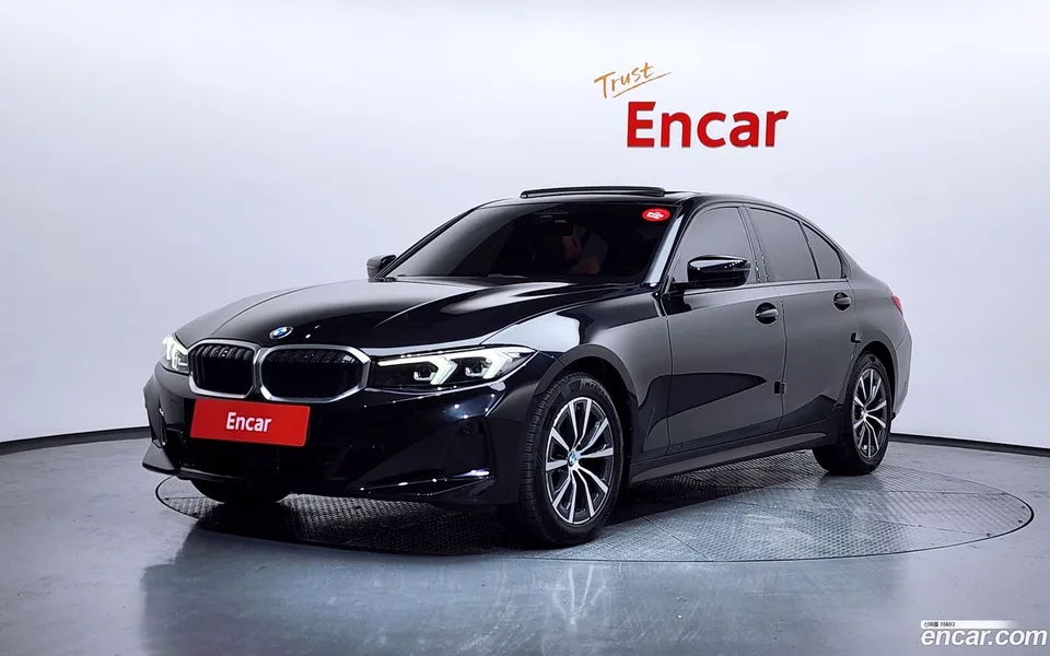 BMW 3 Series 320i 2022 — фото 1, купить с доставкой в Москву