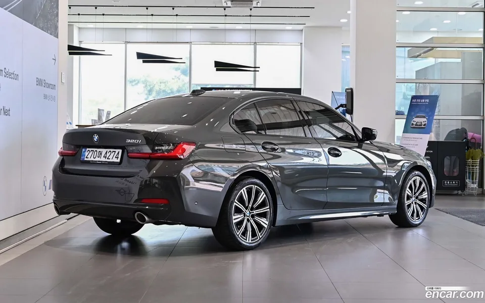 BMW 3 Series 320i 2025 — миниатюра 4