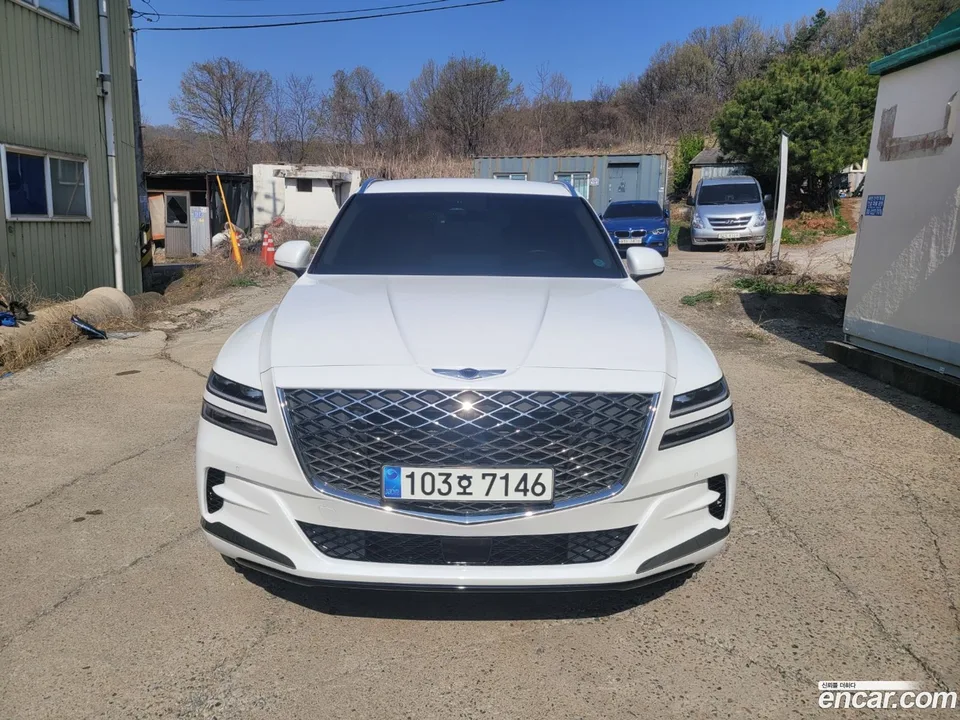 Genesis GV80 2.5T AWD 2023 — фото 1, купить с доставкой в Москву