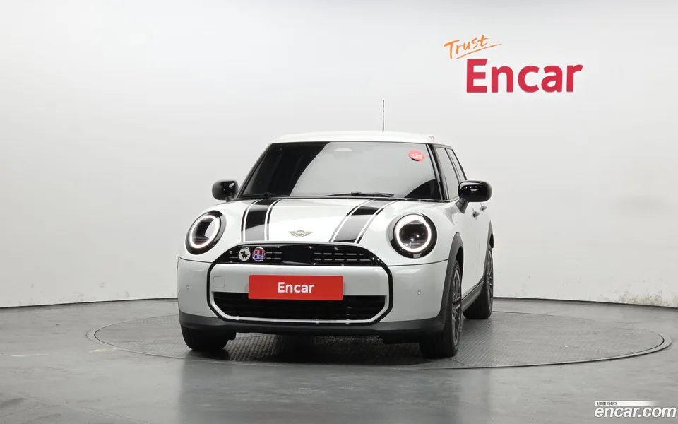 MINI Cooper C 5 2025 — миниатюра 3