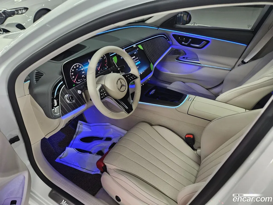 Mercedes-Benz E-Class E300 4MATIC 2026 — миниатюра 4