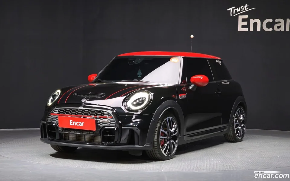 MINI Cooper S JCW 2022 — фото 1, купить с доставкой в Москву