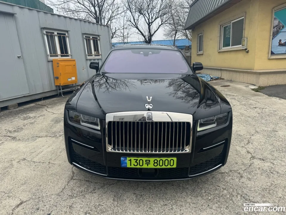 Rolls-Royce Ghost 6.7 V12 2023 — фото 1, купить с доставкой в Москву