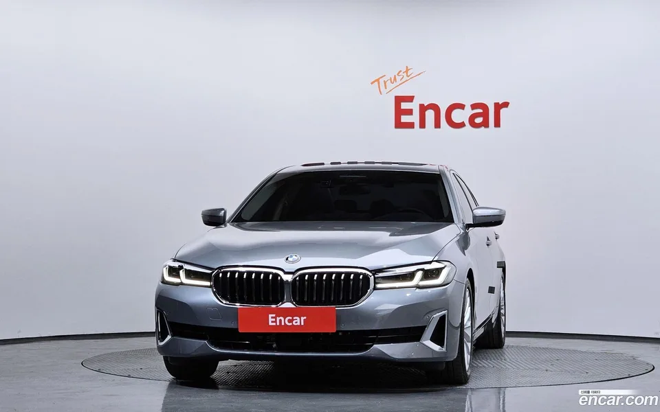 BMW 5 Series 520i 2022 — миниатюра 3