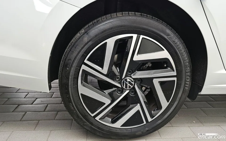 Volkswagen Jetta 1.5 TSI 2023 — миниатюра 2