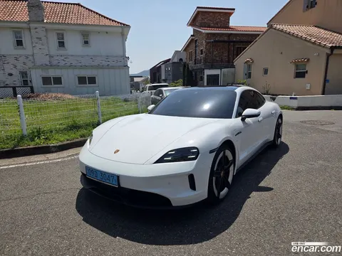 Porsche Taycan 2025 buy in Moscow