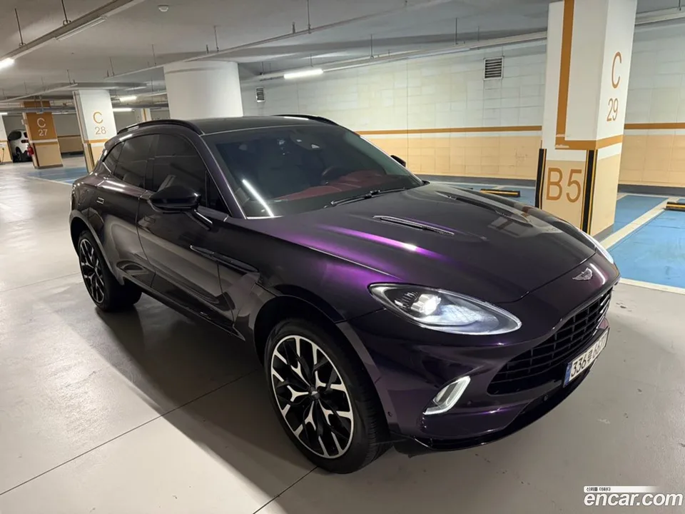 Aston Martin DBX 4.0 V8 2022 — миниатюра 3