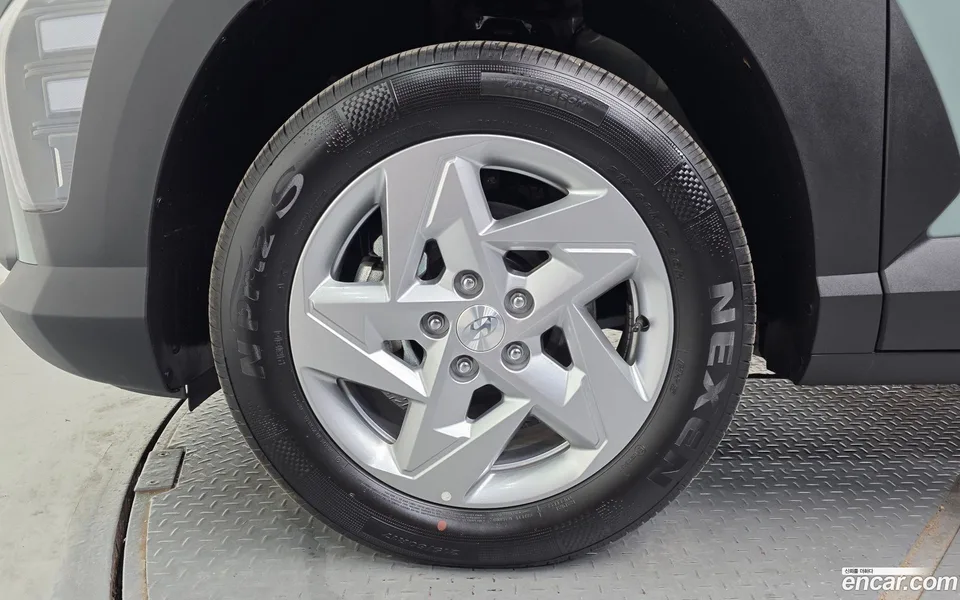 Hyundai Kona 1.6 2WD 2024 — миниатюра 5