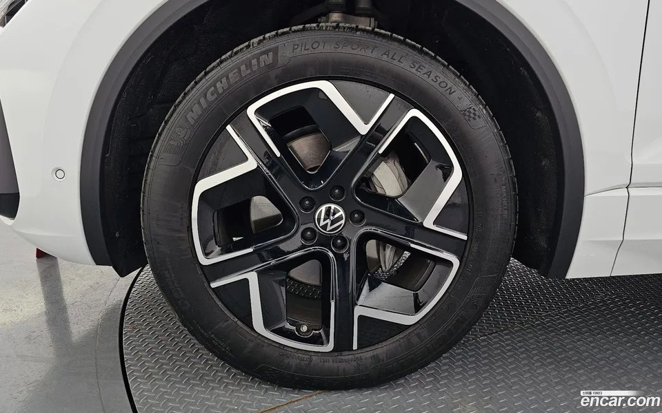 Volkswagen Touareg 3.0 TDI 2024 — миниатюра 2