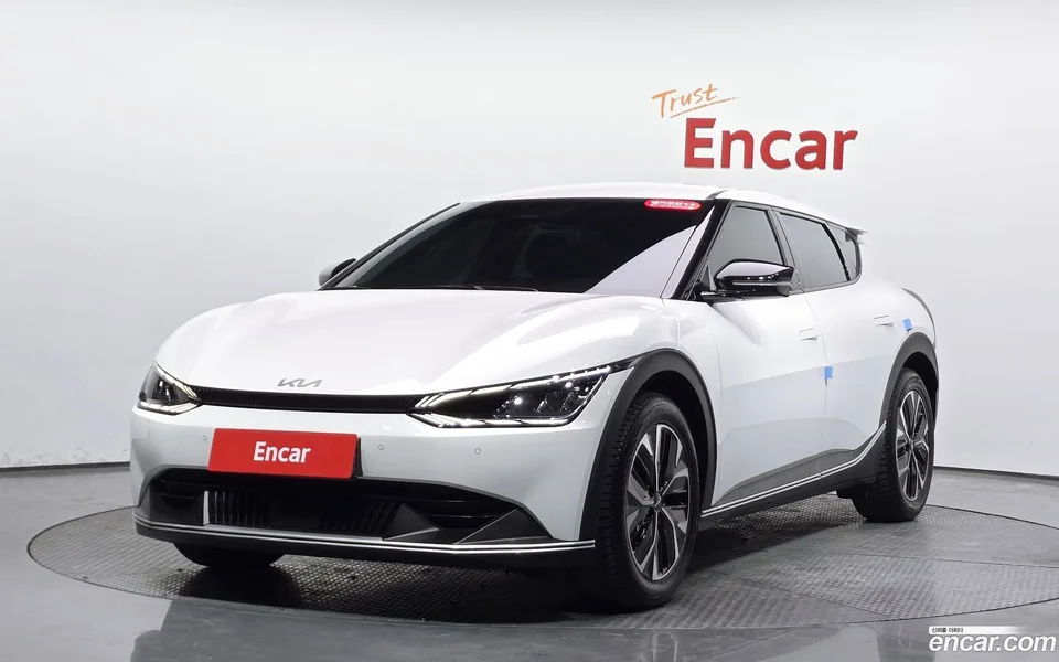 Kia EV6 2023 — фото 1, купить с доставкой в Москву