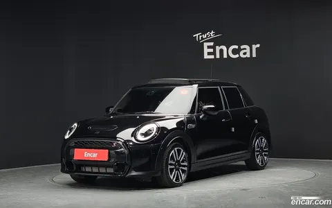MINI Cooper S 2024 buy in Moscow