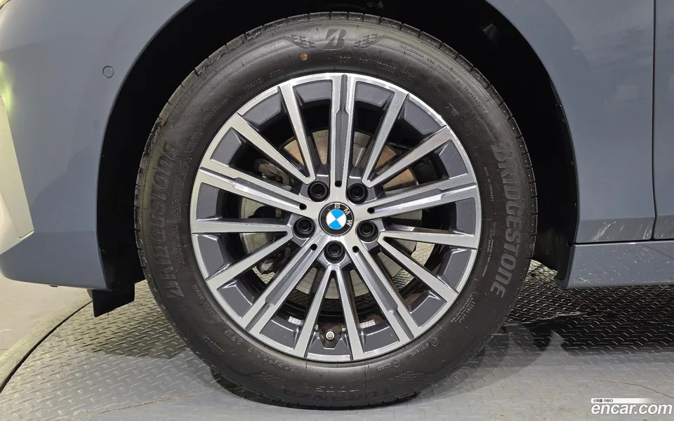 BMW 2 Series Active Tourer 220i 2025 — миниатюра 2