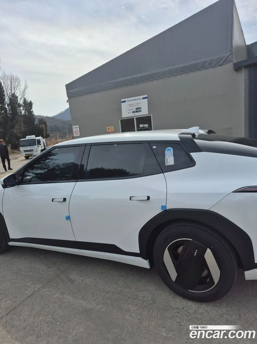 Kia EV4 2WD 2026 — миниатюра 2