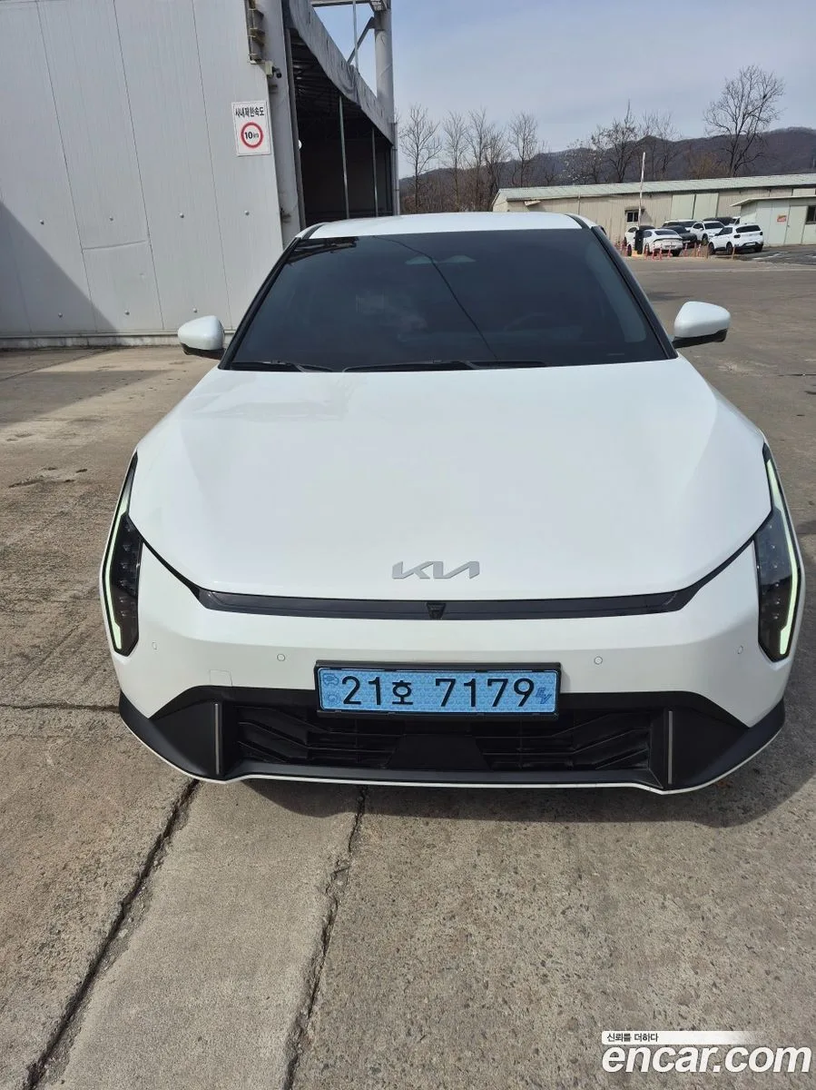Kia EV4 2WD 2026 — миниатюра 3